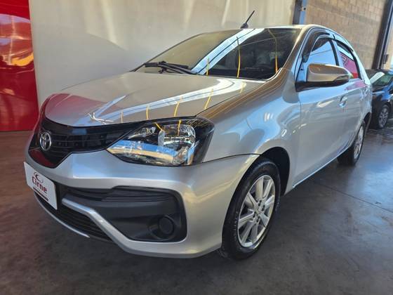 TOYOTA ETIOS 1.5 X PLUS SEDAN 16V FLEX 4P AUTOMÁTICO TOYOTA ETIOS 1.5 X PLUS SEDAN 16V FLEX 4P AUTOMÁTICO